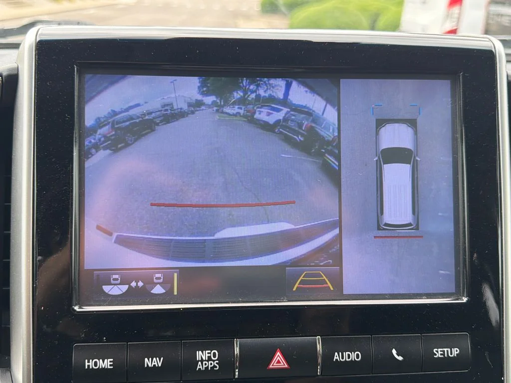 Used 2018 Blizzard Pearl Toyota  image 8