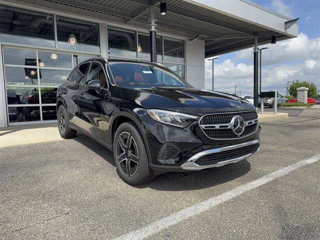 New 2026 Black Mercedes-Benz GLC 300 4MATIC® image 21