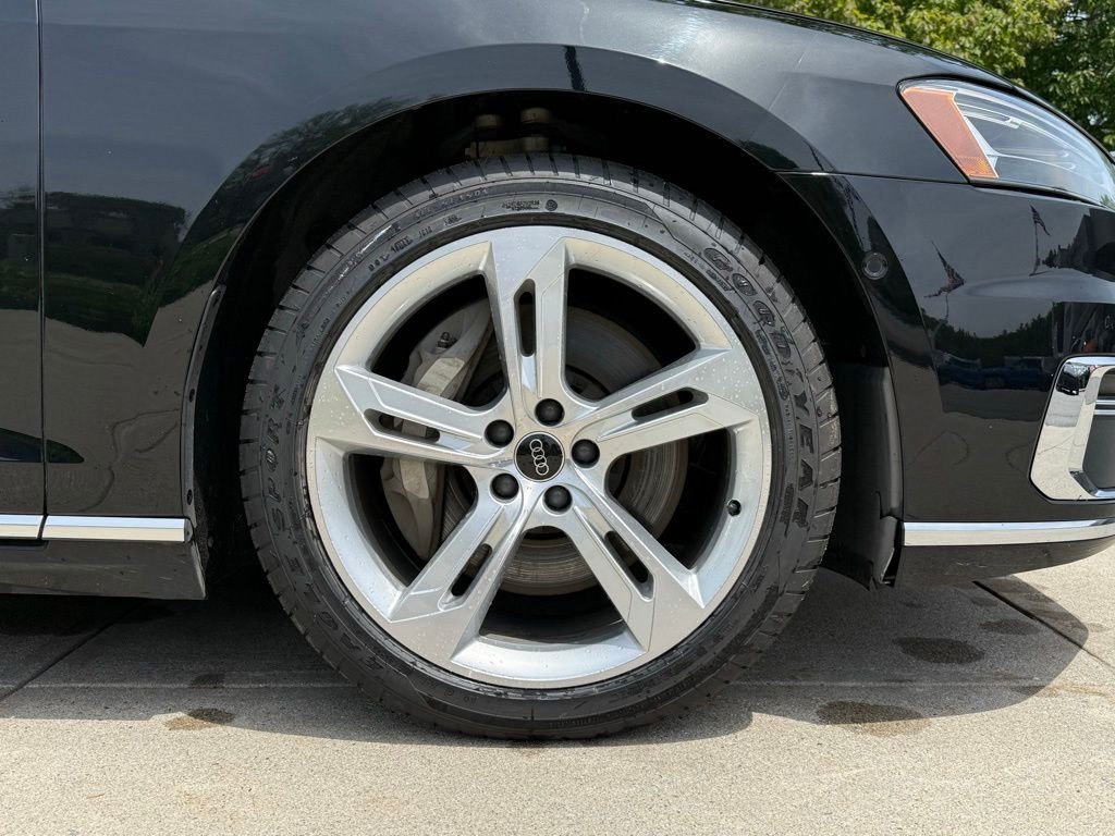 Used 2019 Black Audi L 55 image 8
