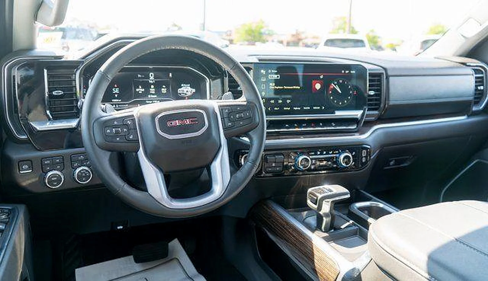 Used 2025 Summit White GMC Elevation image 11