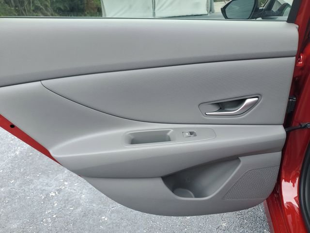 2025 Hyundai Elantra SEL - Photo 27