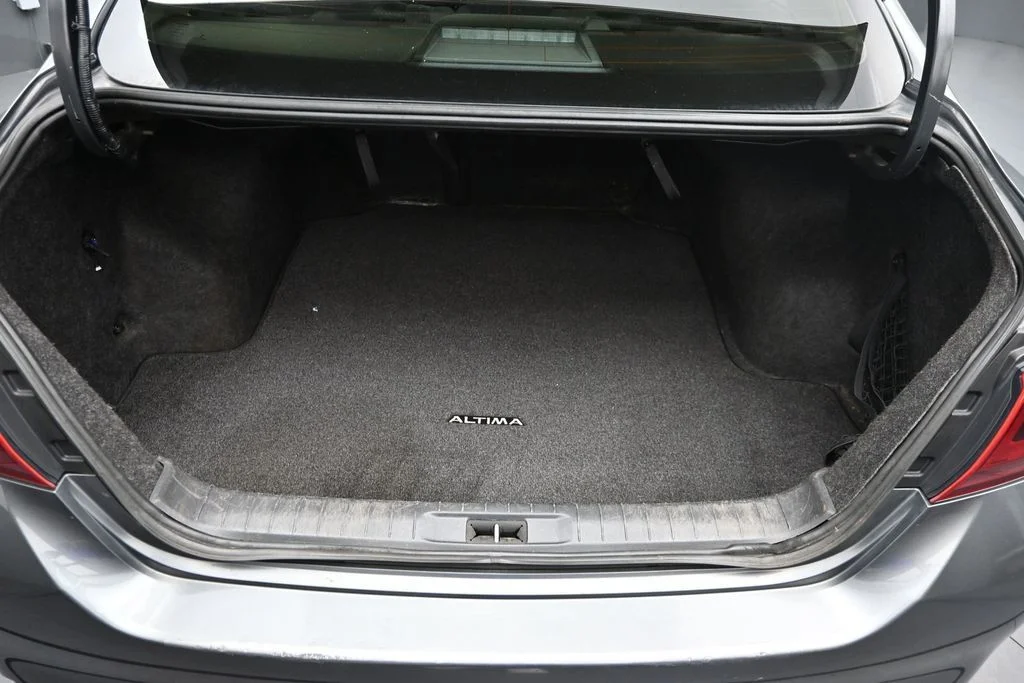 Used 2017 Gray Nissan 2.5 SR image 14