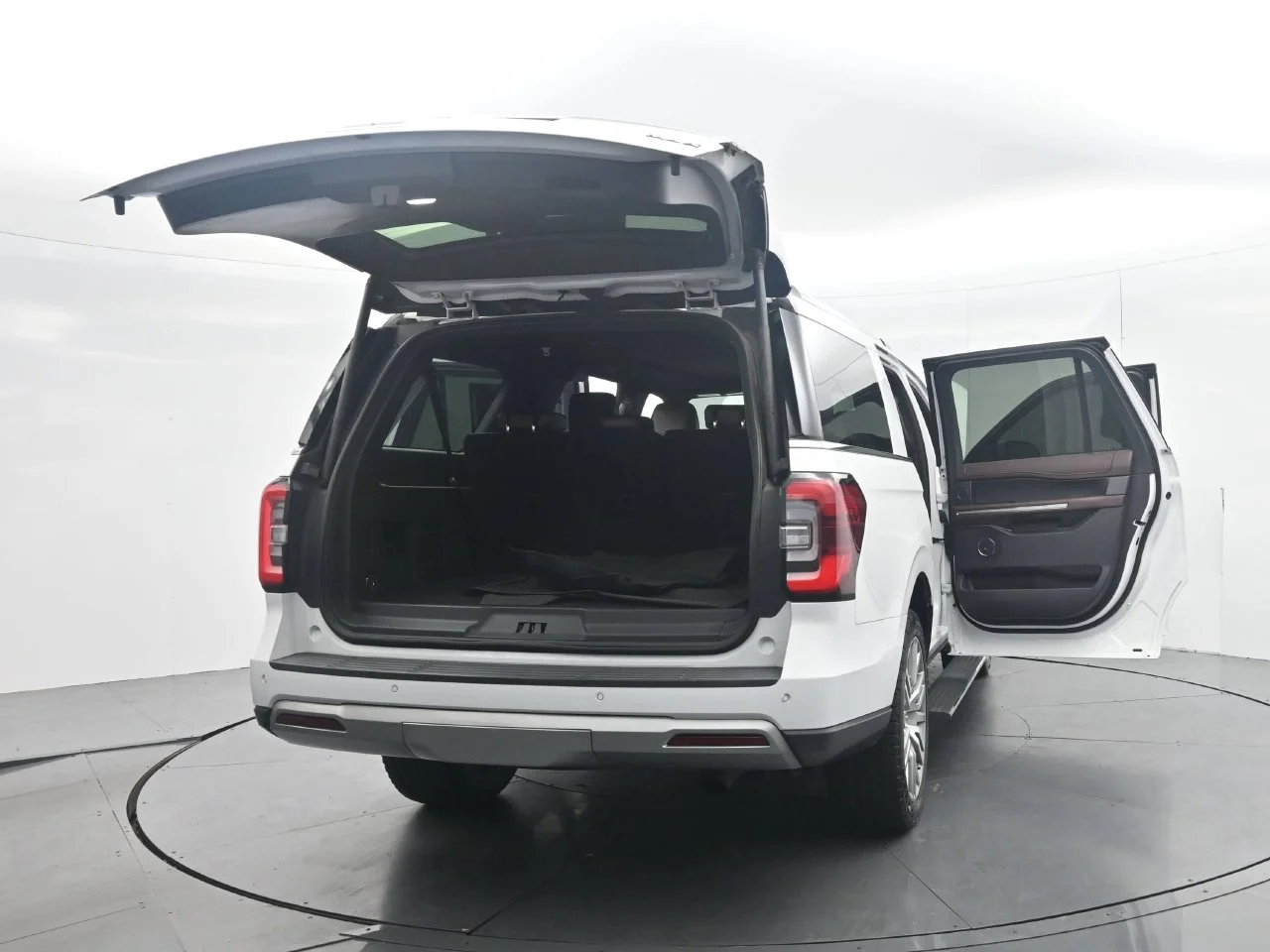 Used 2023 Oxford White Ford Limited image 56