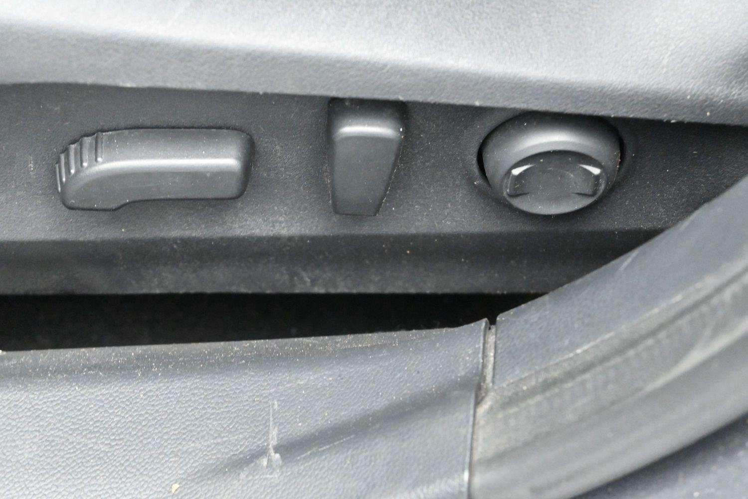 Used 2020 Magnetite Gray Metallic Subaru Limited image 15