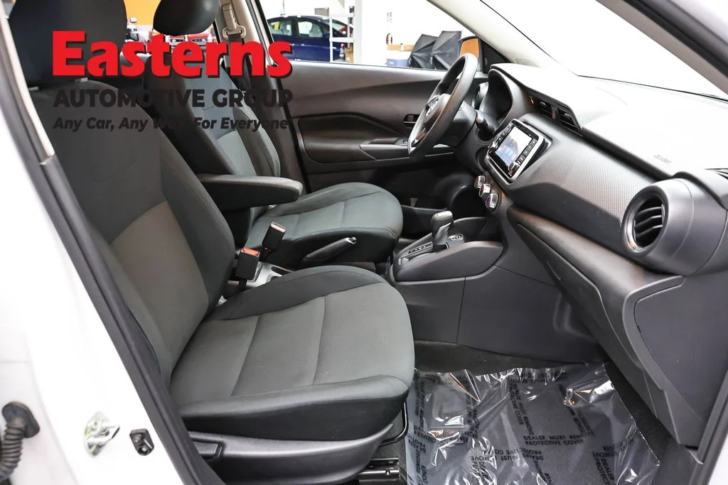 Used 2024 White Nissan S image 23