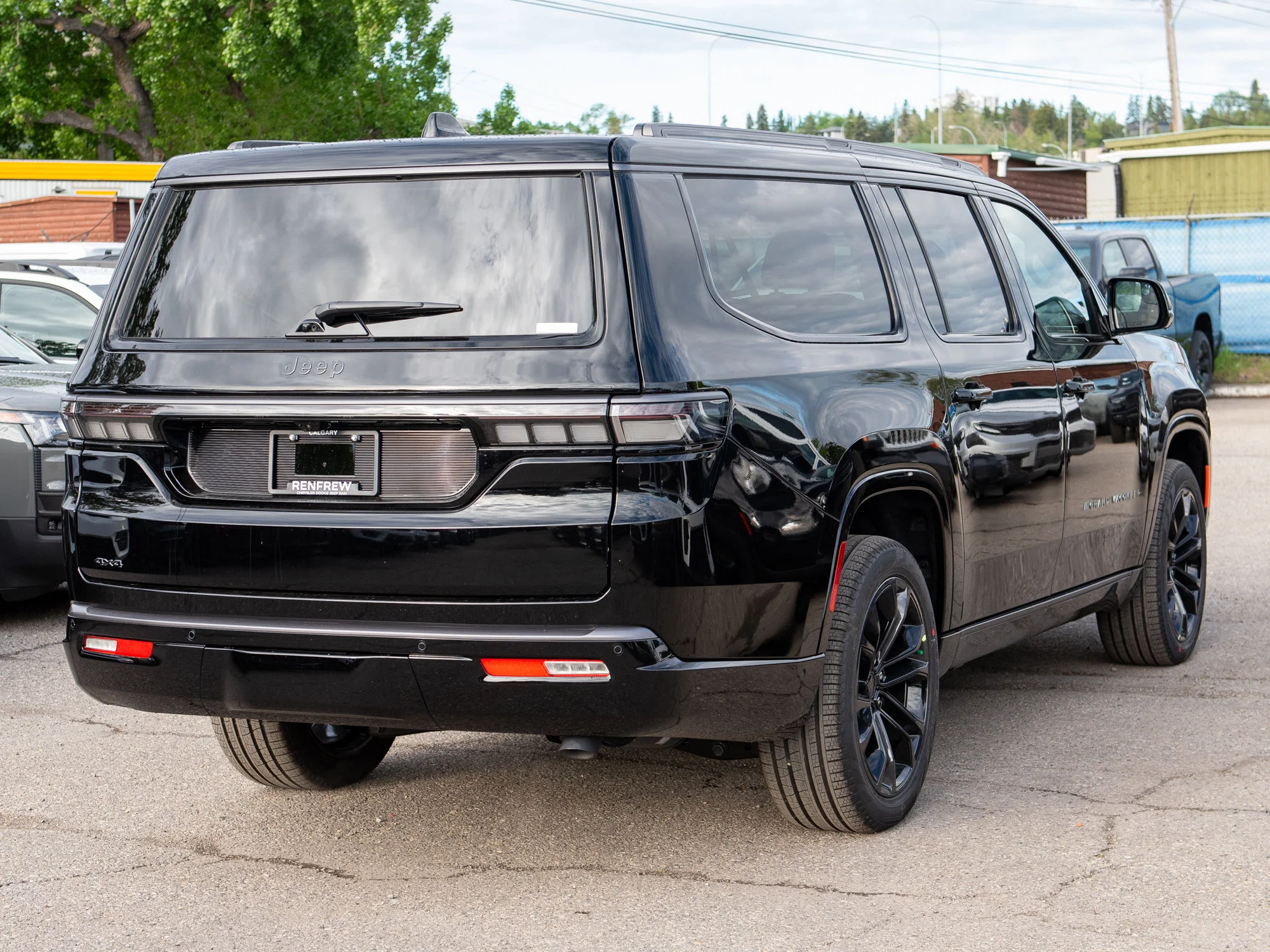Used 2026 Black Jeep Summit Reserve* image 6