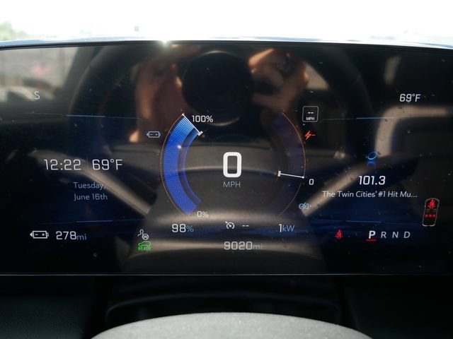 Used 2024 Radiant Red Tintcoat Chevrolet LT image 22