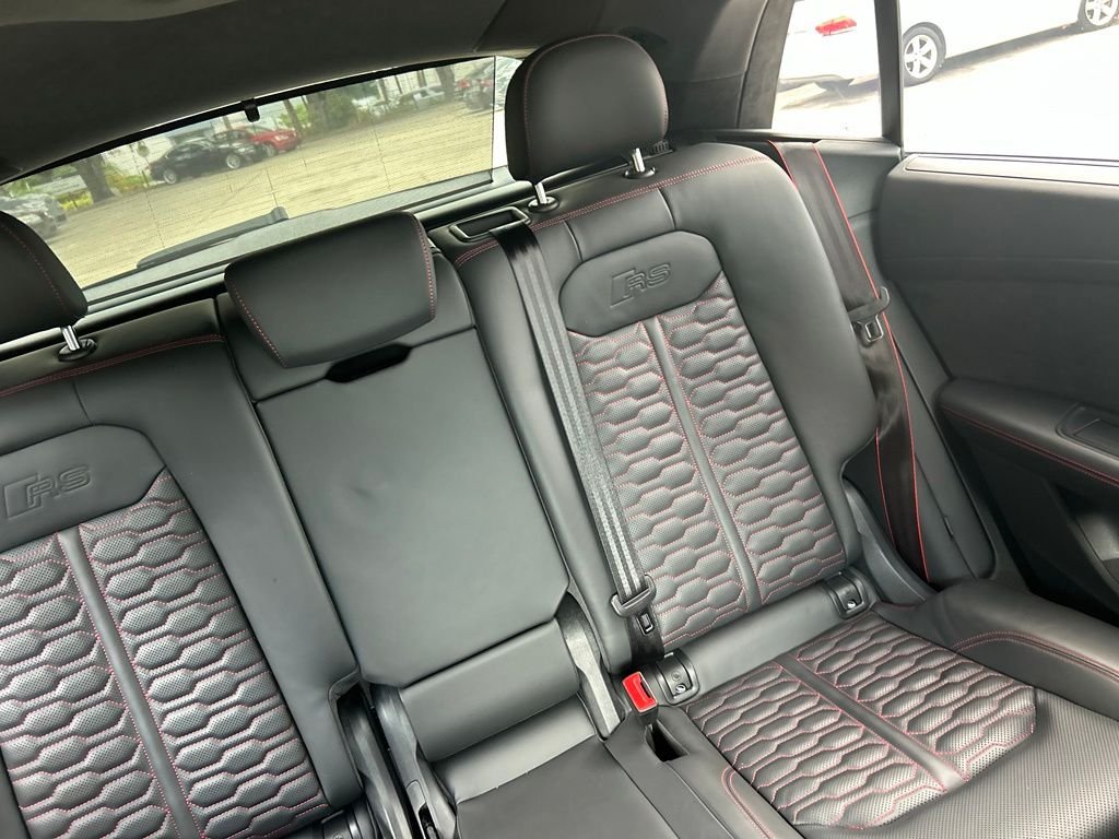 Used 2024  Audi 4.0T image 14