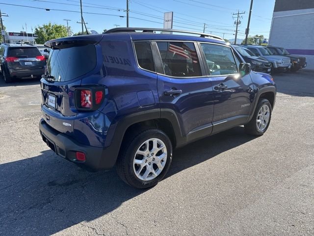 Used 2018 Blue Jeep Latitude image 4