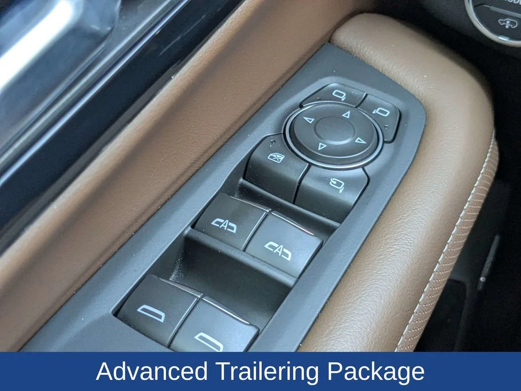 Used 2025 Iridescent Pearl Tricoat Chevrolet High Country image 28