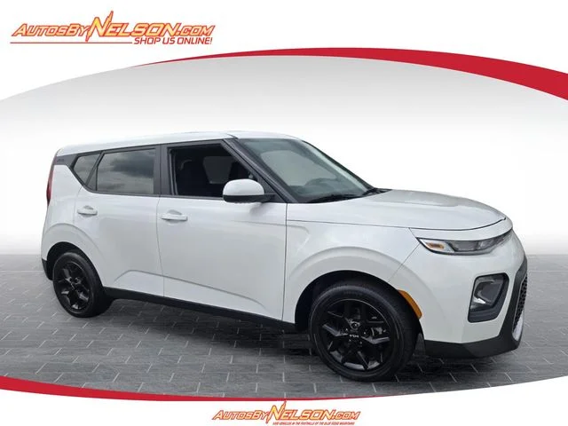 Used 2022 White Kia LX image 1