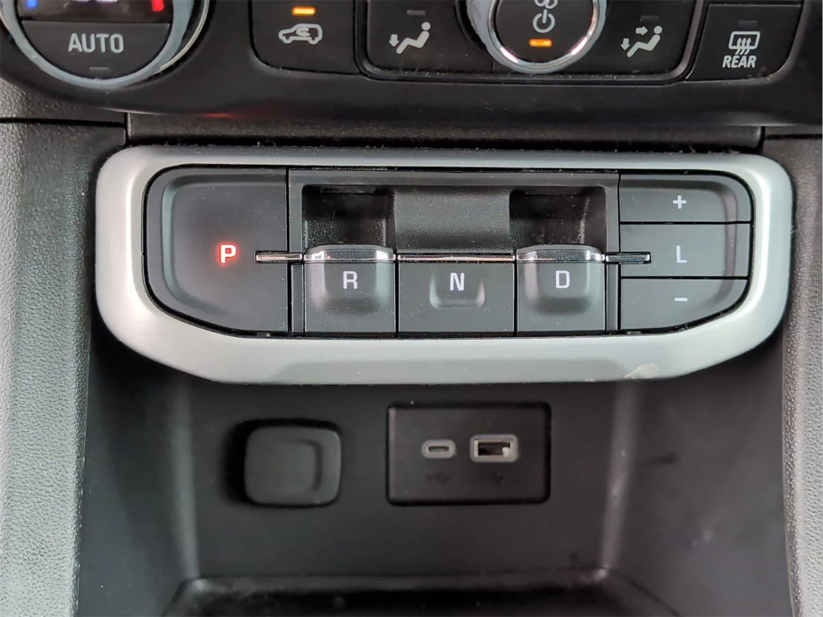 Used 2023 Sterling Metallic GMC SLE image 20