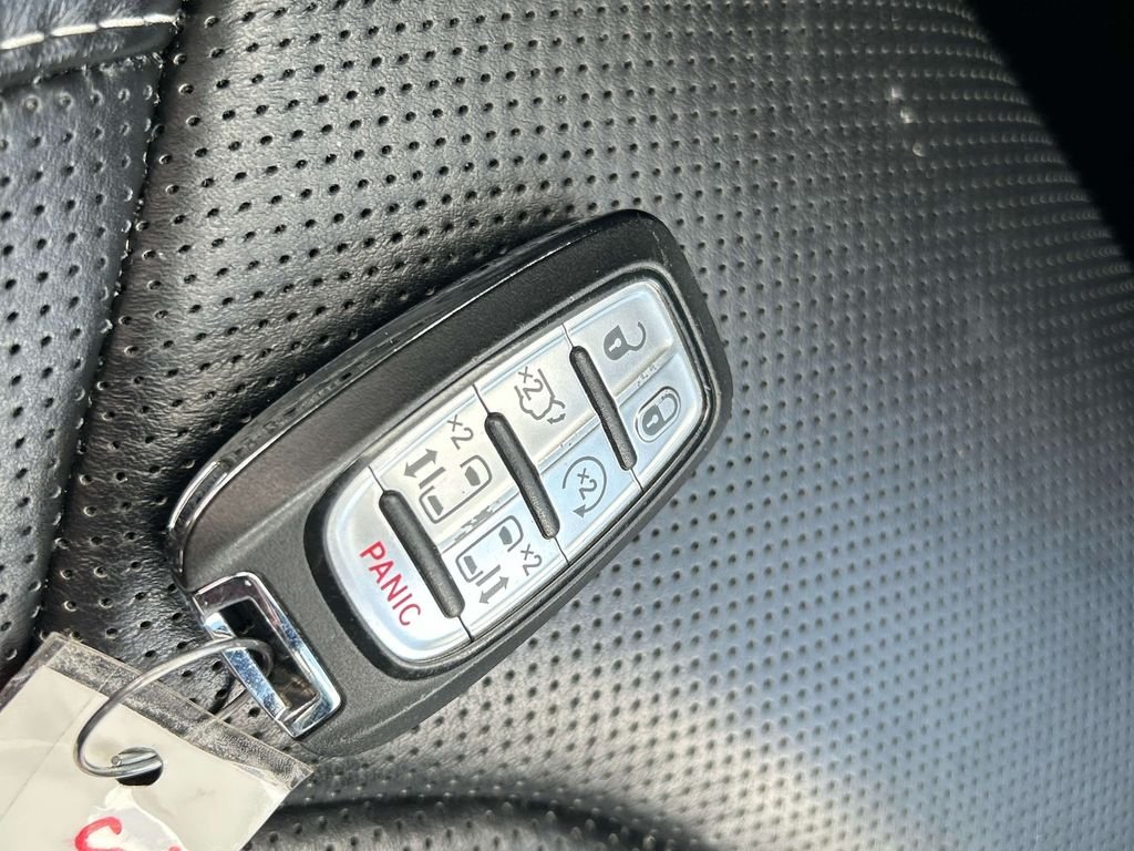 Used 2025 Black Chrysler Limited image 28