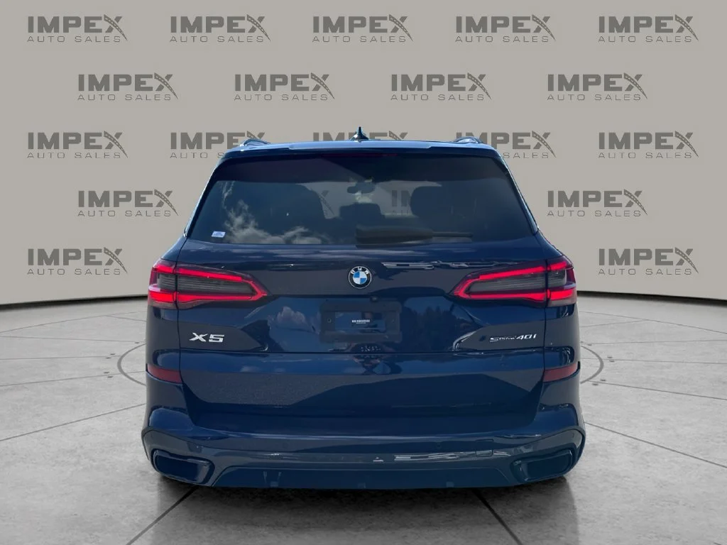 Used 2020 Blue BMW sDrive40i image 4