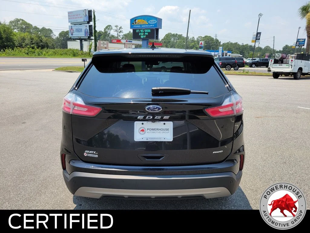 Used 2024 Black Ford SEL image 4