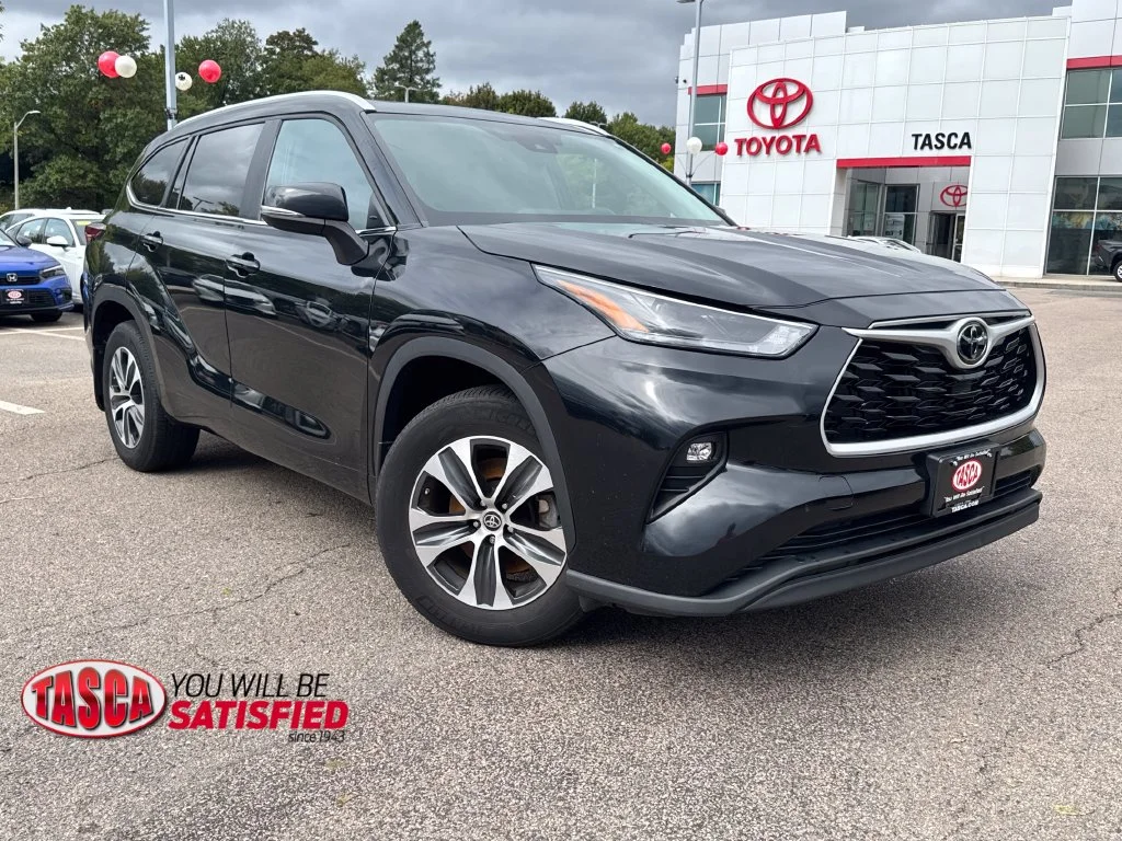 Used 2024 Black Toyota XLE image 1