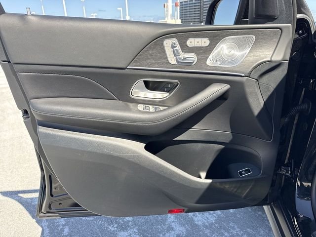 Used 2025 Black Mercedes-Benz GLS 450 image 13