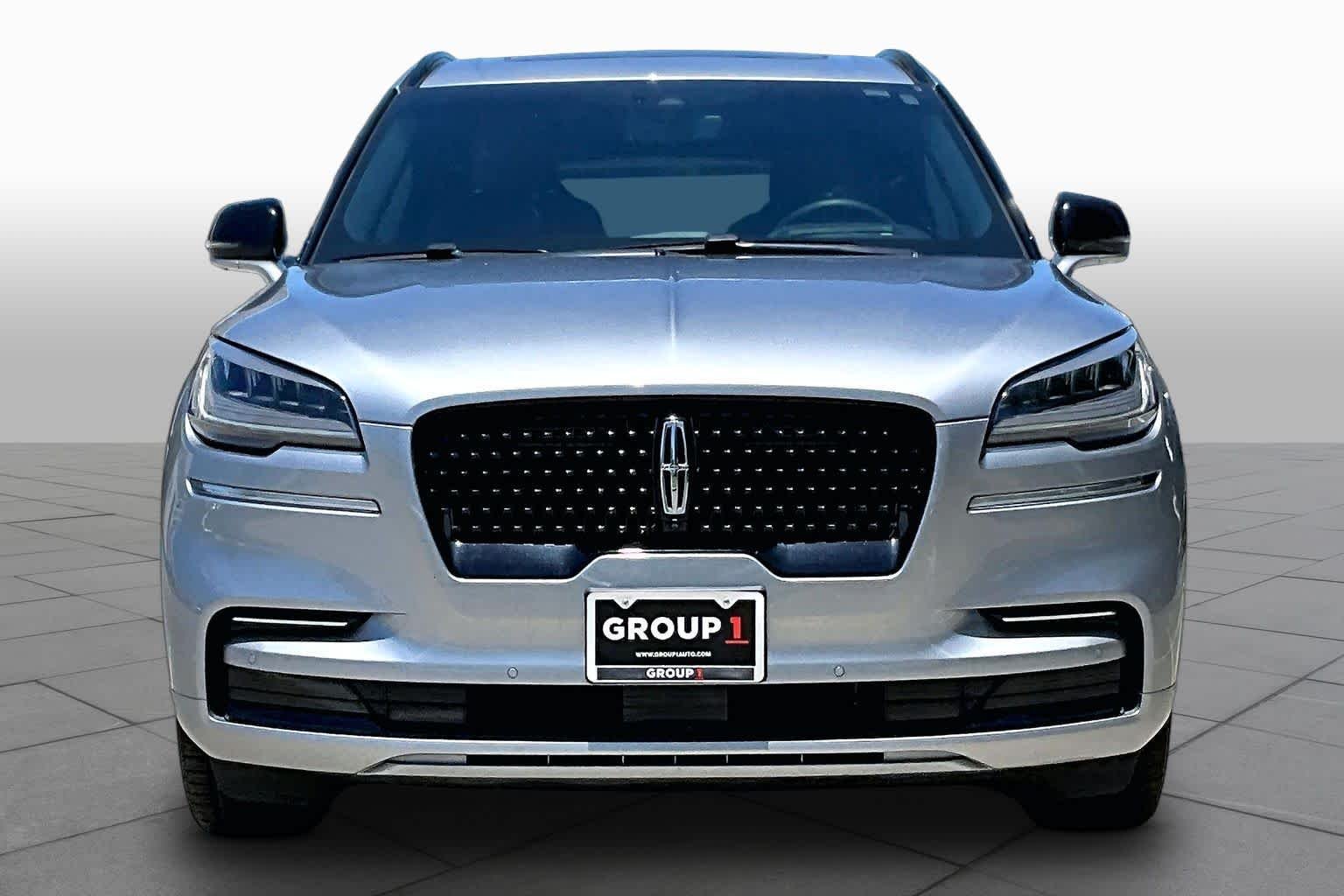 Used 2023 Silver Radiance Metallic Clearcoat Lincoln Reserve image 4