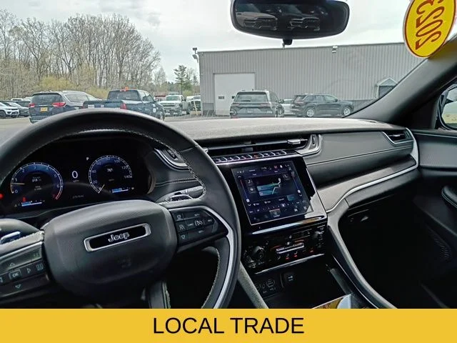 Used 2023 Red Jeep Altitude image 18