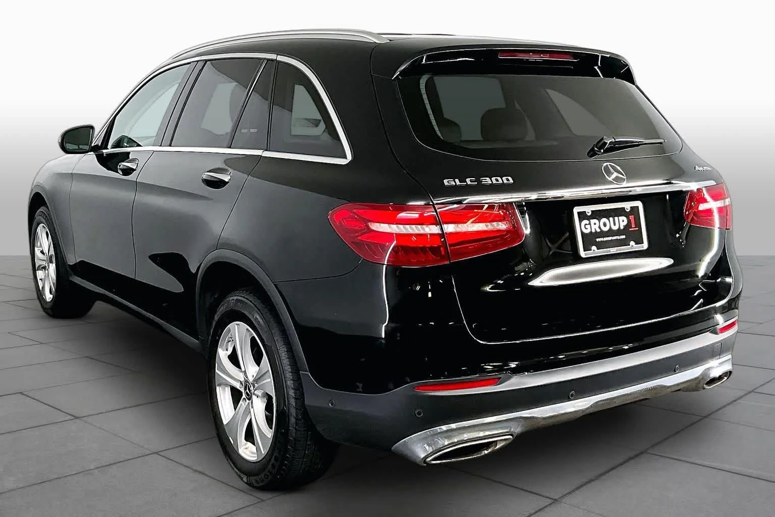 Used 2018 Black Mercedes-Benz GLC 300 image 12