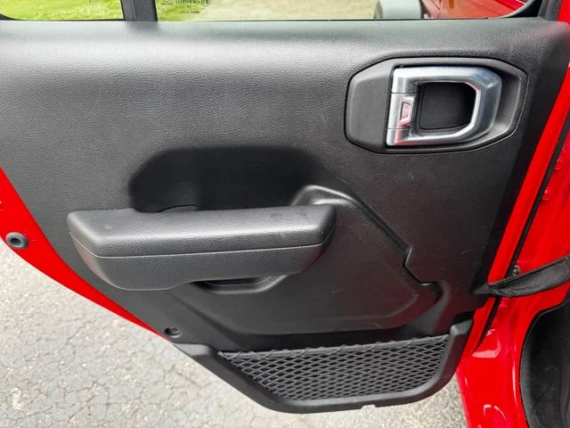 Used 2024 Red Jeep Sport S image 18