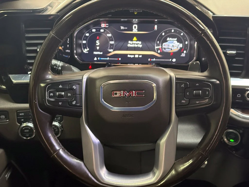 Used 2025 White Frost Tricoat GMC SLT image 15