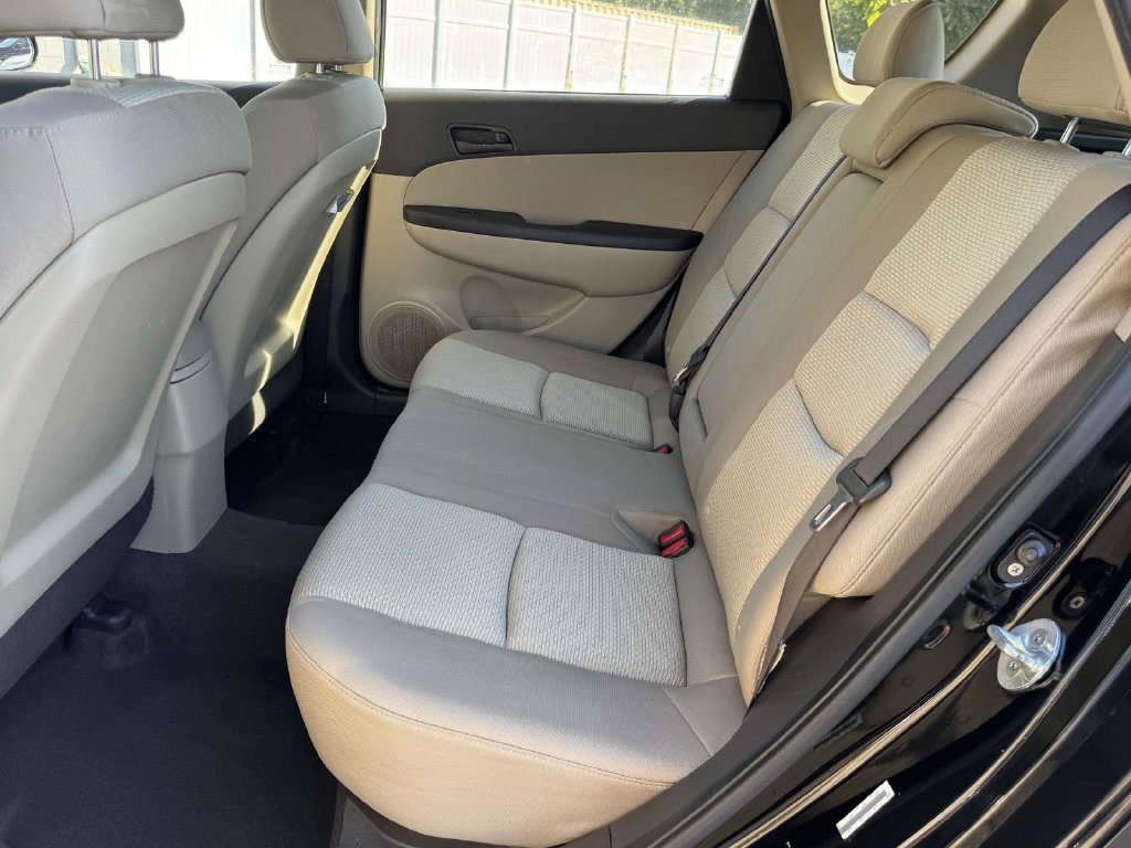 Used 2012 Black Hyundai GLS image 17