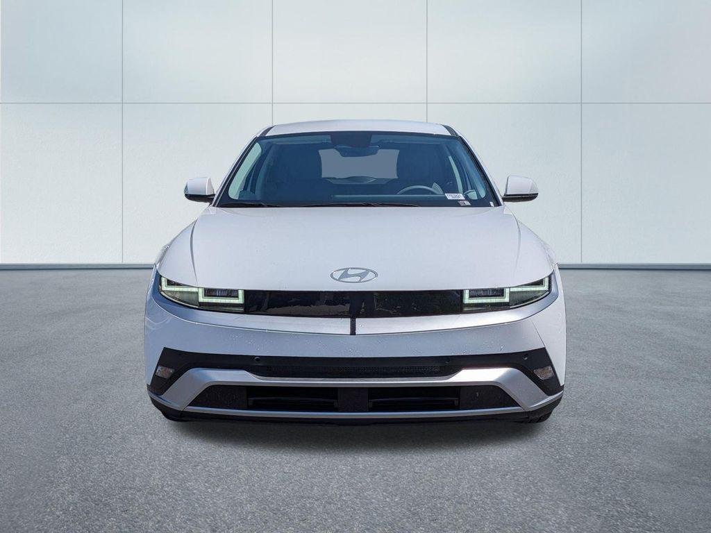 New 2026 White Hyundai SEL image 2