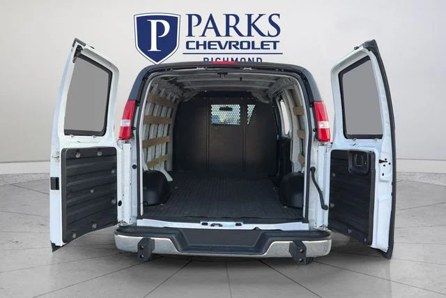 Used 2025 White GMC Work Van image 19