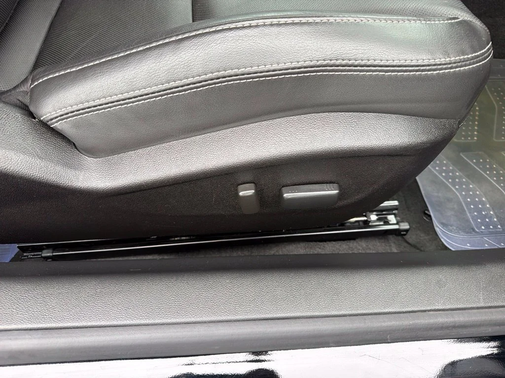 Used 2015 Black Chevrolet 2LT image 41