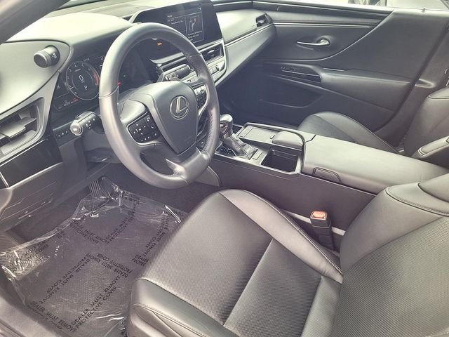 Used 2022 White Lexus 250 image 10