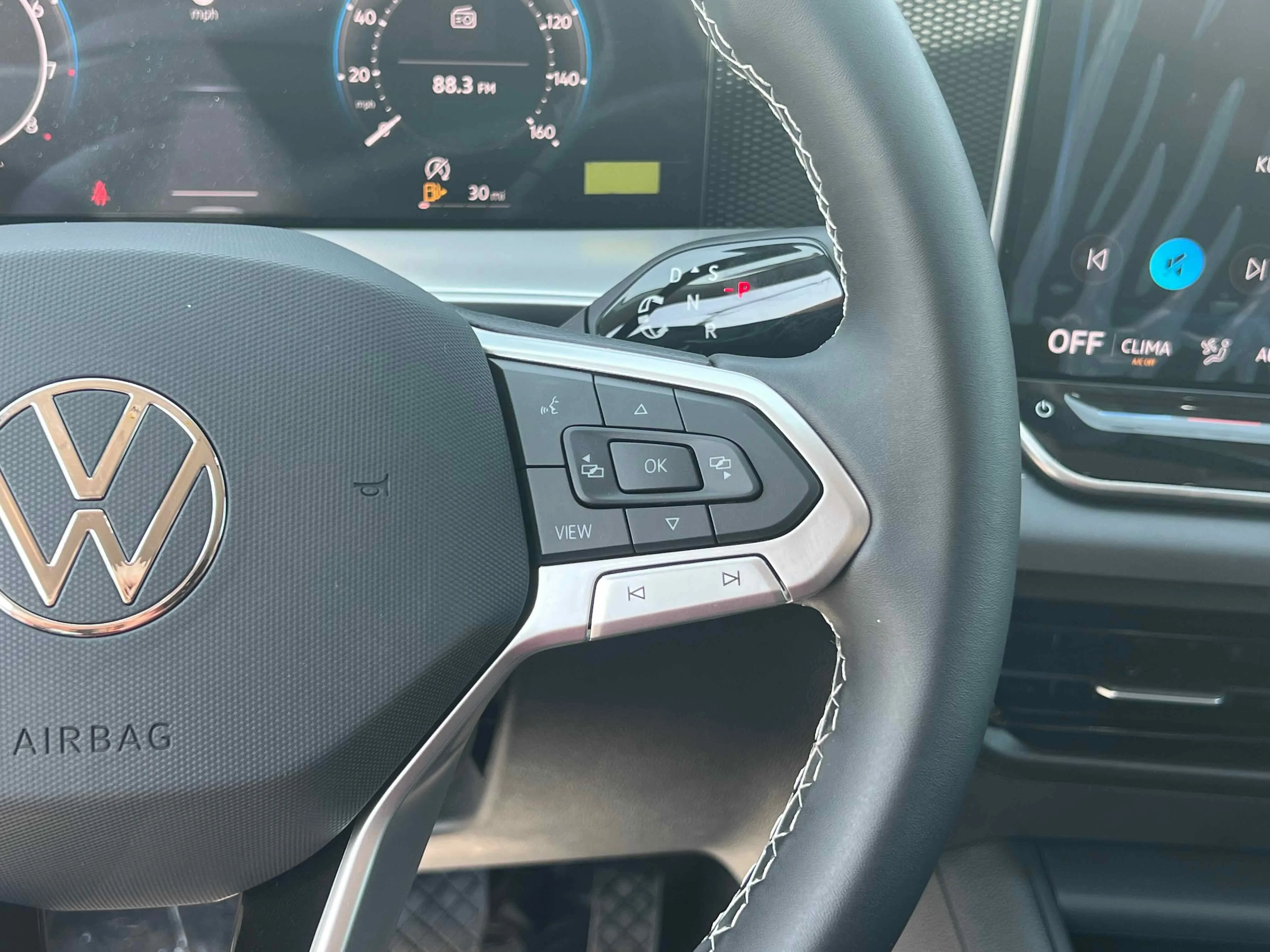 New 2025 Platinum Gray Volkswagen SE image 32