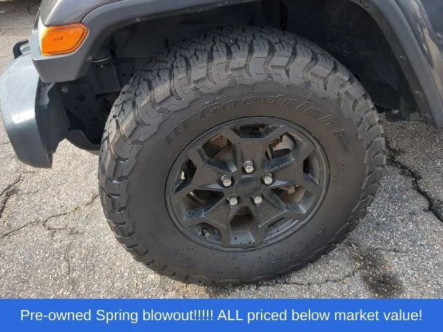 Used 2021 Gray Jeep Sport image 7