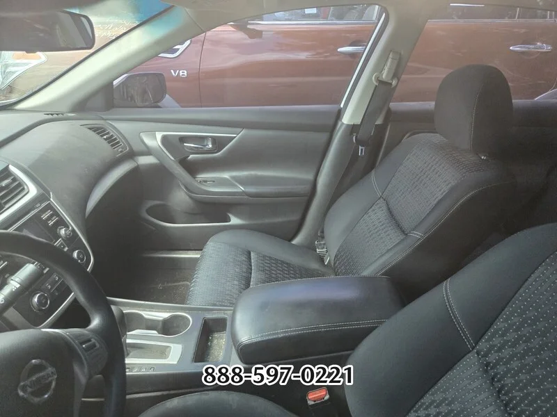 Used 2016 WHITE NISSAN 2.5 S image 4