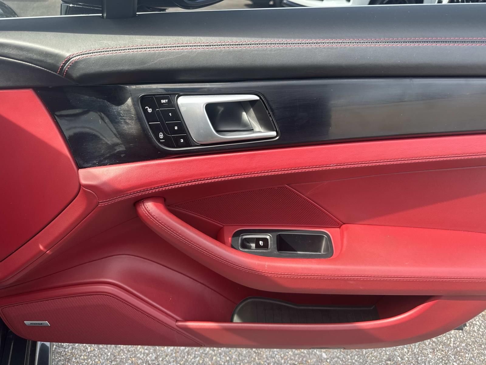 Used 2018  Porsche 4S image 14