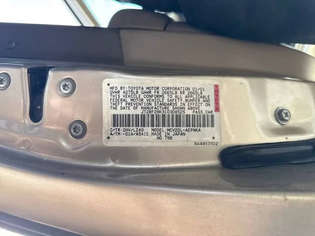 Used 2001  Toyota LE image 15