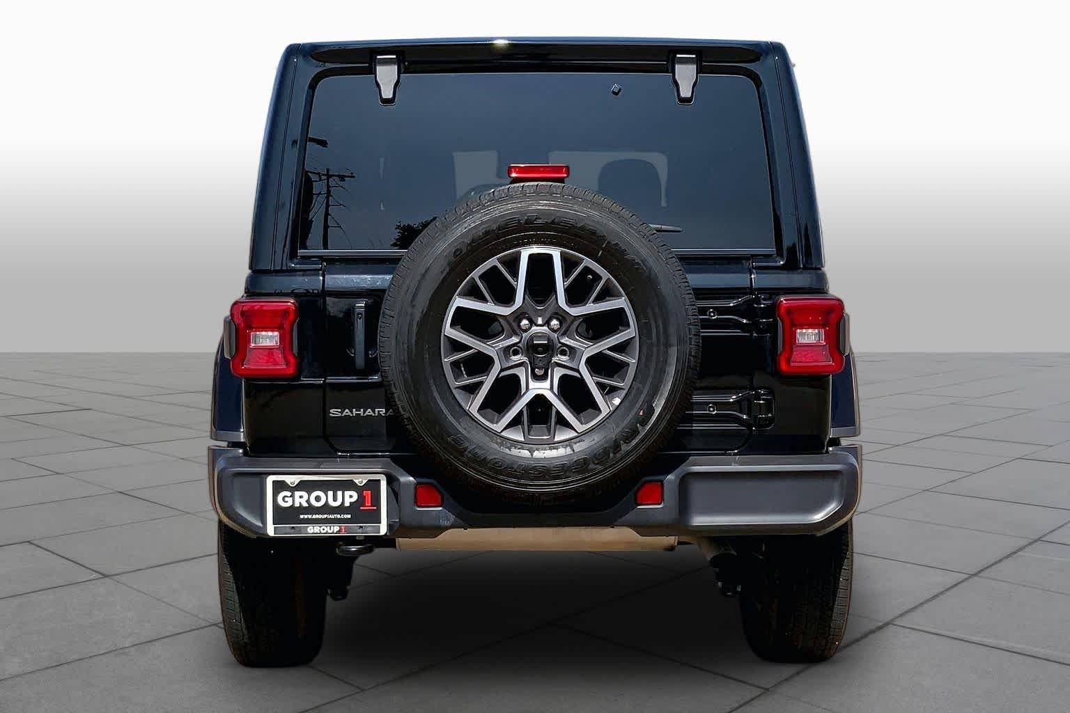 Used 2025 Black Clearcoat Jeep Sahara image 5