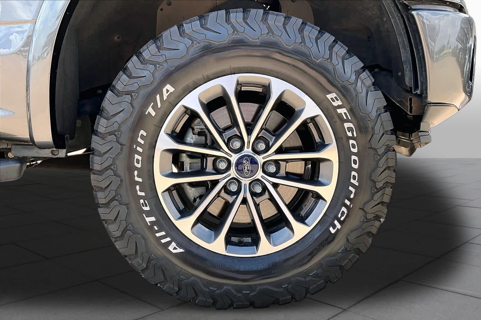 Used 2018 Magnetic Metallic Ford XLT image 11