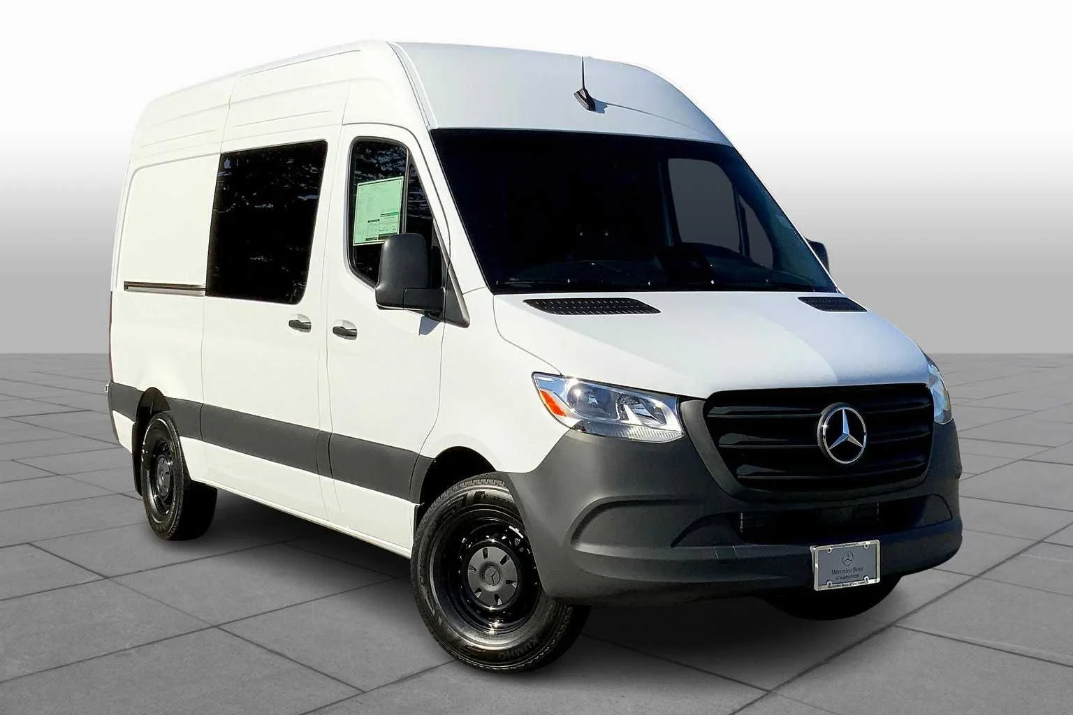 New 2026 Arctic White Mercedes-Benz  image 2