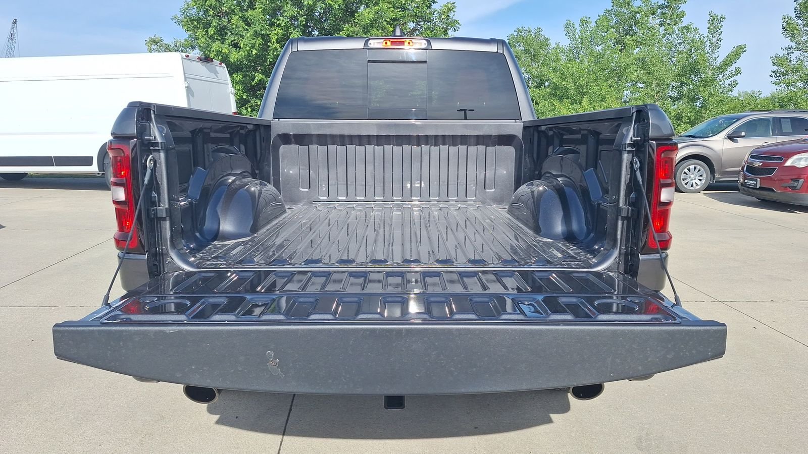 New 2026 Granite Crystal Metallic Clear-Coat Exterior Paint RAM Rebel image 15
