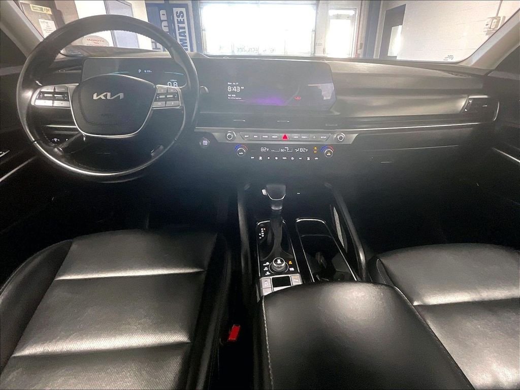 Used 2024 Black Kia LX image 21