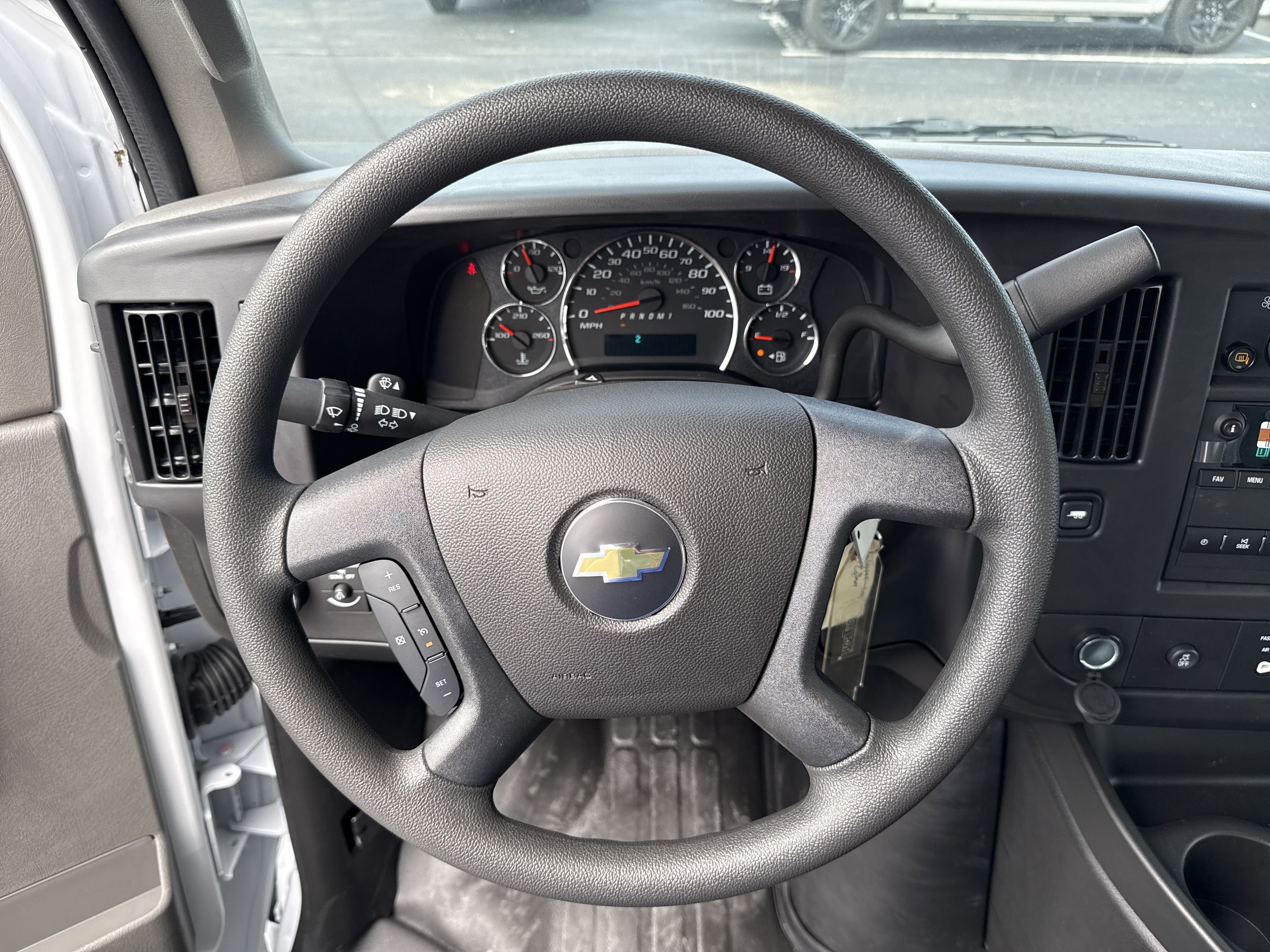 2025 Chevrolet Express Cargo Work Van - Photo 14
