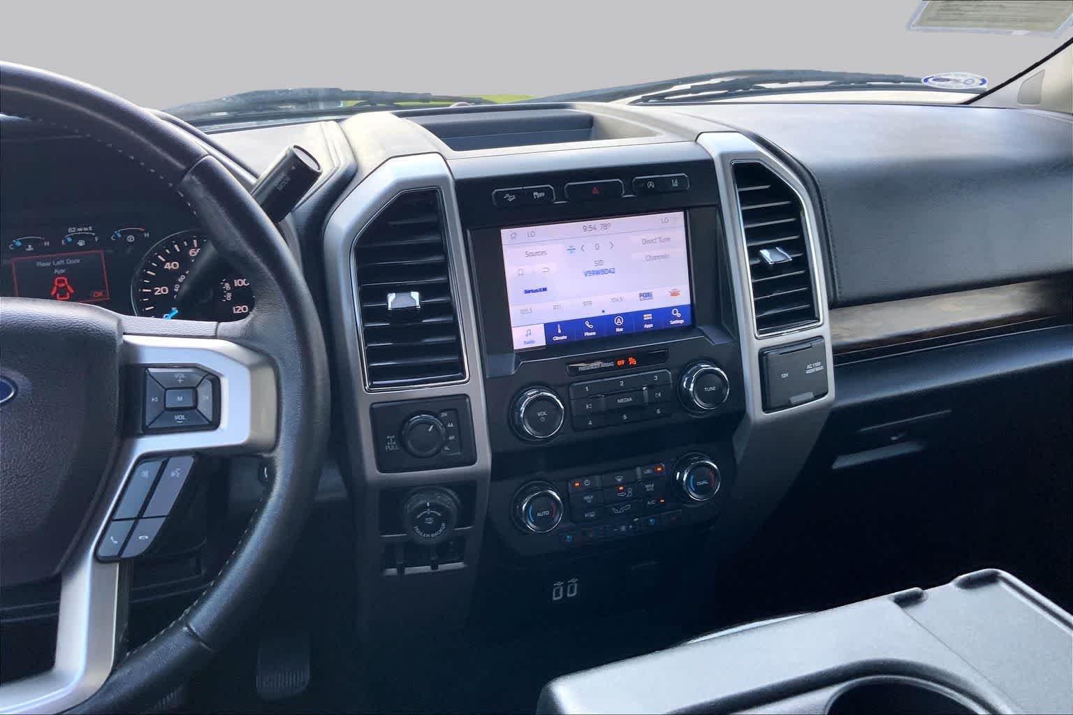 Used 2020 Agate Black Metallic Ford LARIAT image 7