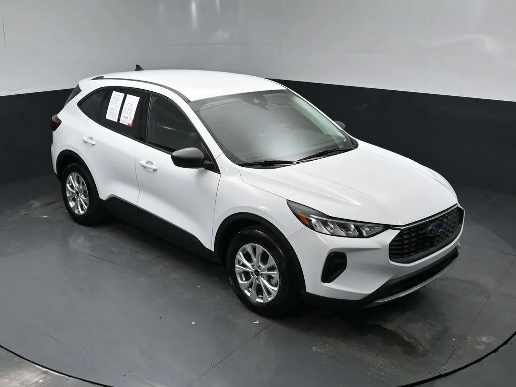 Certified Used 2025 Oxford White Ford Active image 35