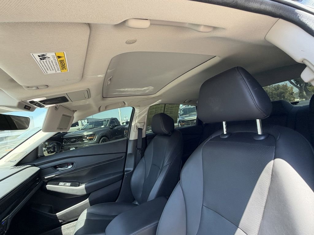 Certified Used 2025  Honda Touring image 26
