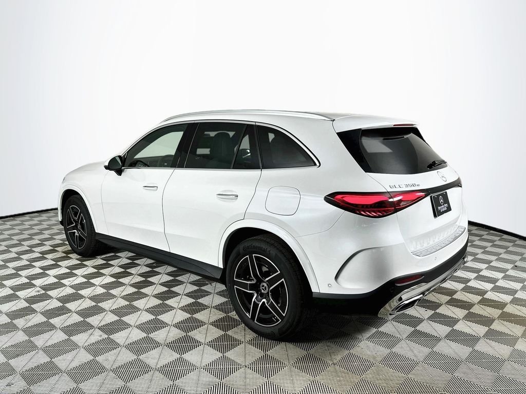New 2027 MANUFAKTUR Moonlight White Metallic Mercedes-Benz GLC 350e image 5