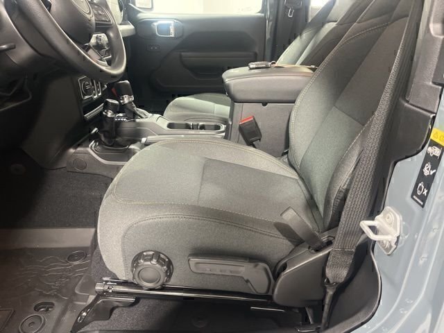 New 2026 Anvil Clear-Coat Exterior Paint Jeep Sport image 7