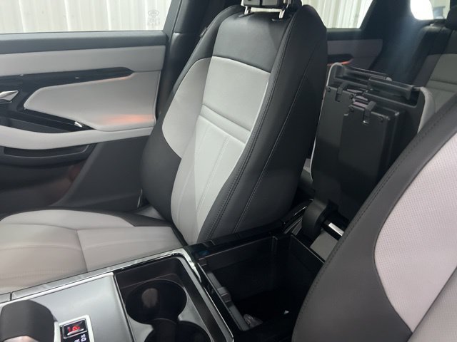 New 2026 Arroios Grey Land Rover Dynamic SE image 37