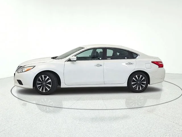 Used 2017 Nissan Altima SL with VIN 1N4AL3AP1HC146349 for sale in Republic, MO