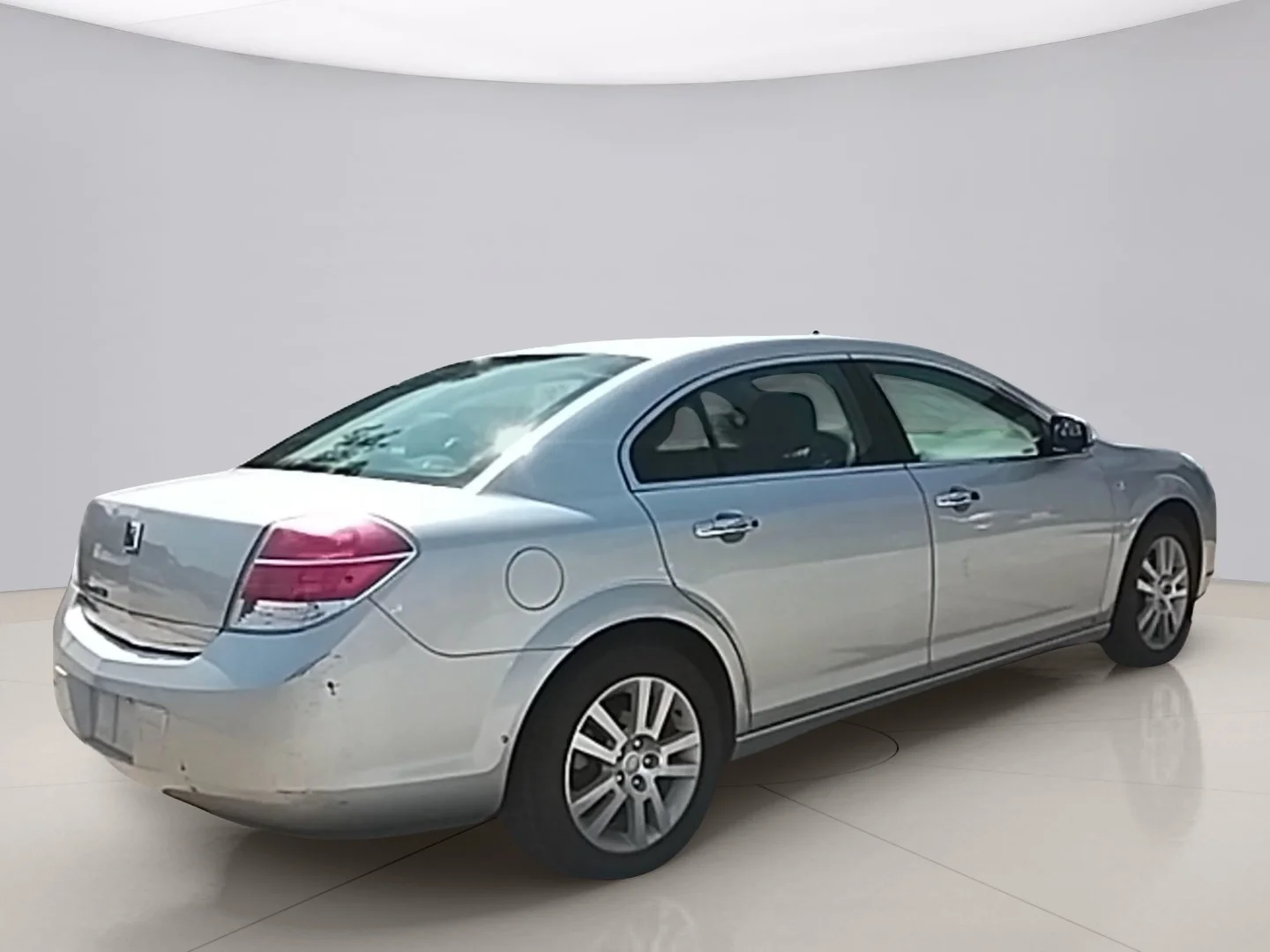Used 2009 Silver Saturn XR image 5